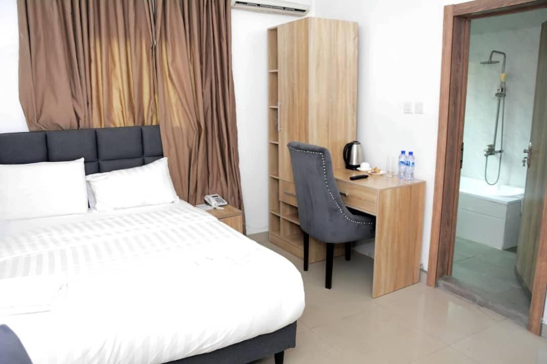 Tivoli Hotel Seafront Ikoyi Aliayabiagba Luaran gambar
