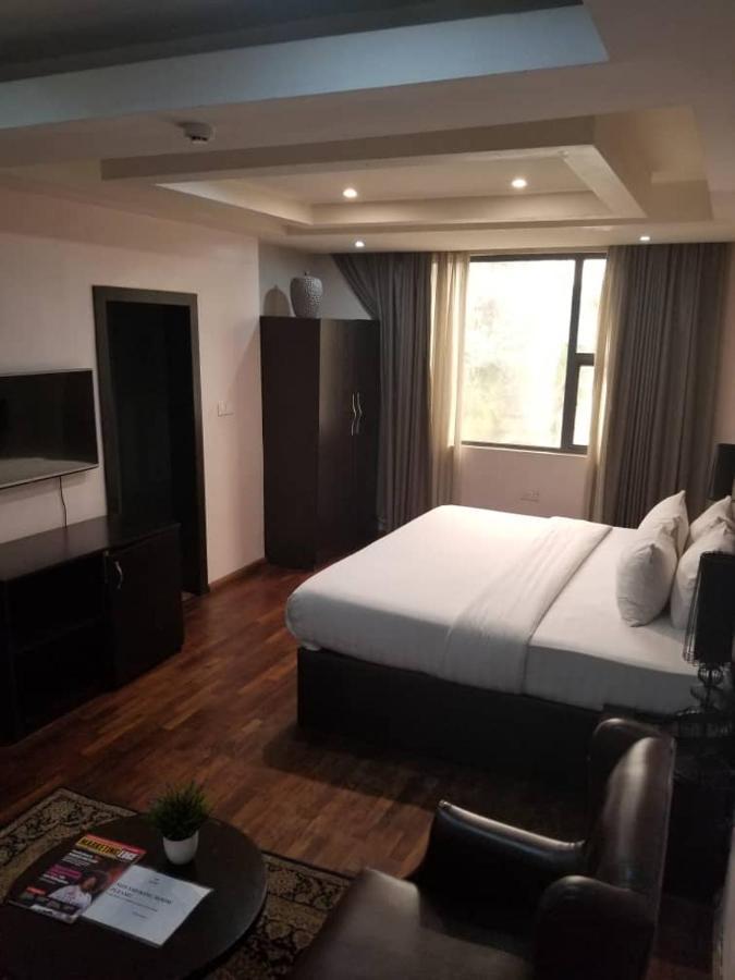 Tivoli Hotel Seafront Ikoyi Aliayabiagba Luaran gambar