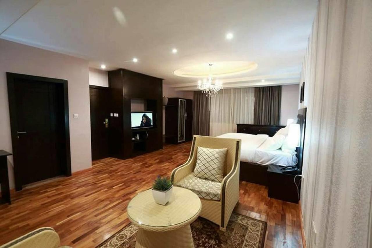 Tivoli Hotel Seafront Ikoyi Aliayabiagba Luaran gambar