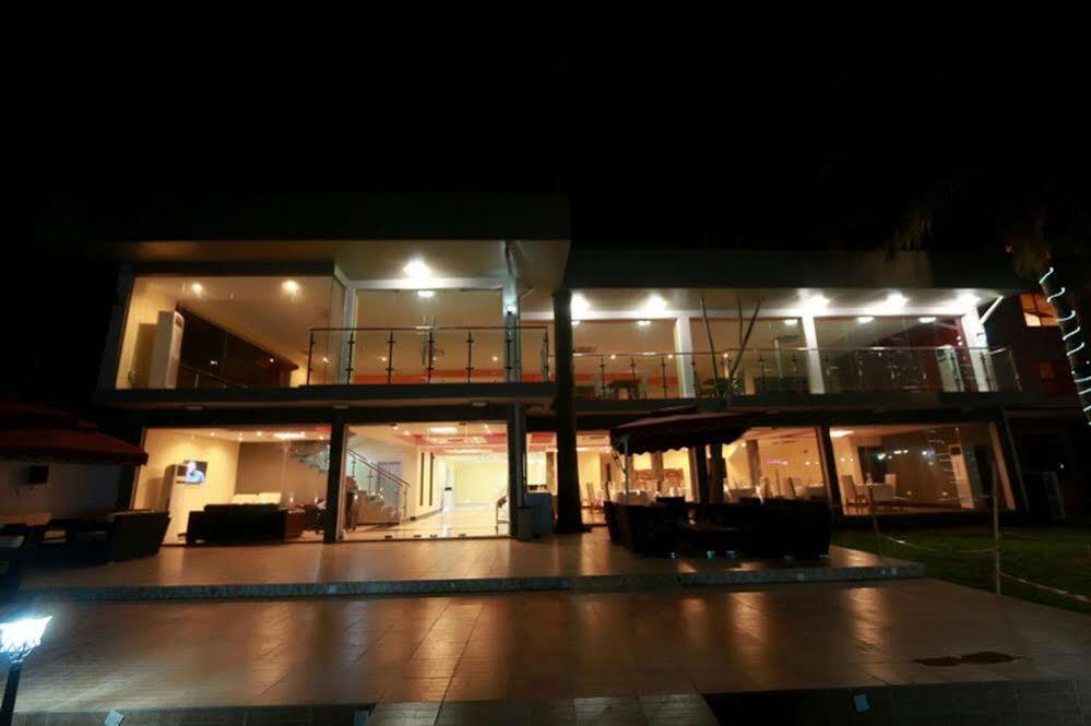 Tivoli Hotel Seafront Ikoyi Aliayabiagba Luaran gambar