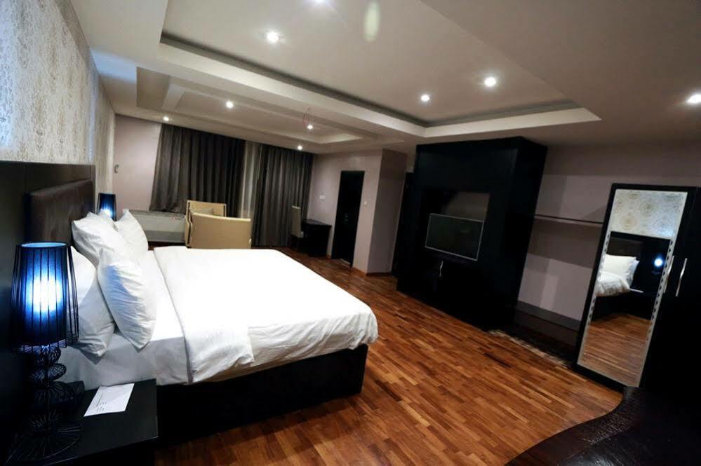 Tivoli Hotel Seafront Ikoyi Aliayabiagba Luaran gambar