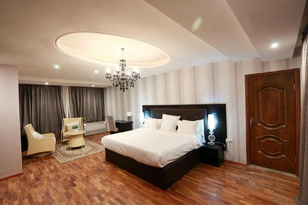 Tivoli Hotel Seafront Ikoyi Aliayabiagba Luaran gambar